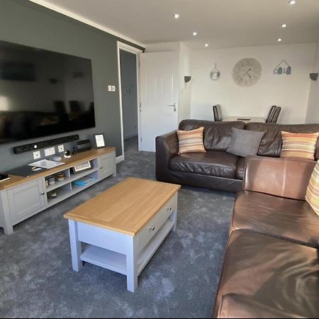 Appartement Super Prime Luxury Waterfront View Dbay By Tba à Saint Davids  Extérieur photo