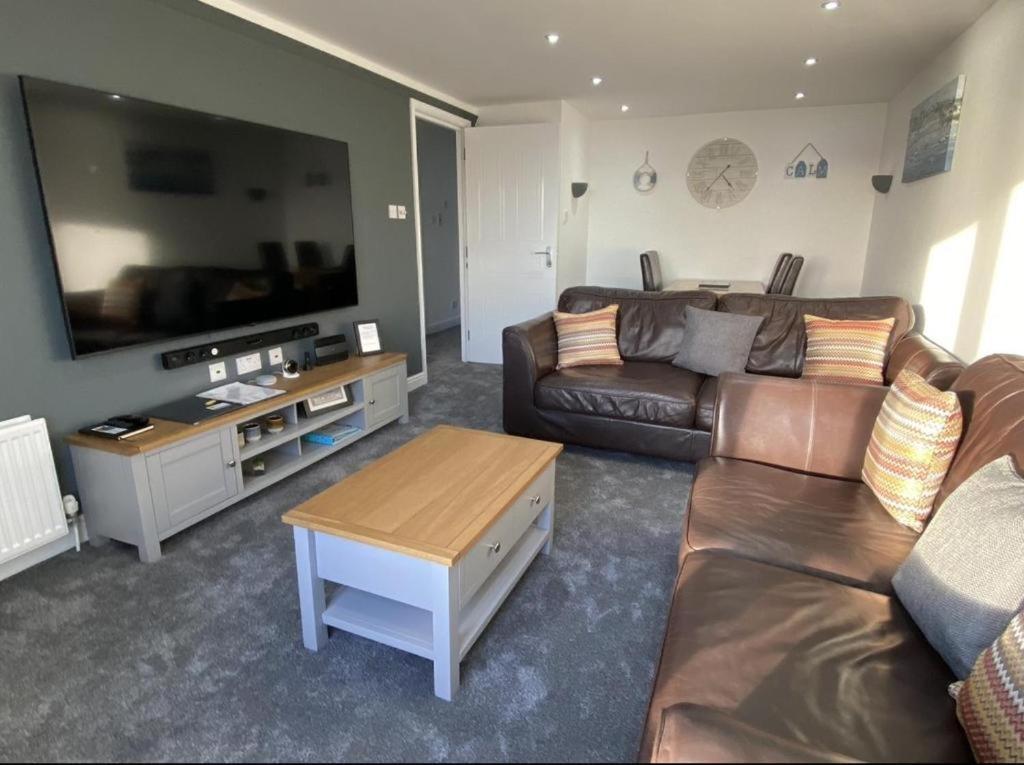 Appartement Super Prime Luxury Waterfront View Dbay By Tba à Saint Davids  Extérieur photo